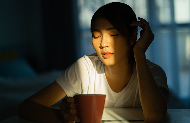 食事や睡眠がつらい…五月病ケアのための手と腕のツボ4つ【心療内科医に聞く】